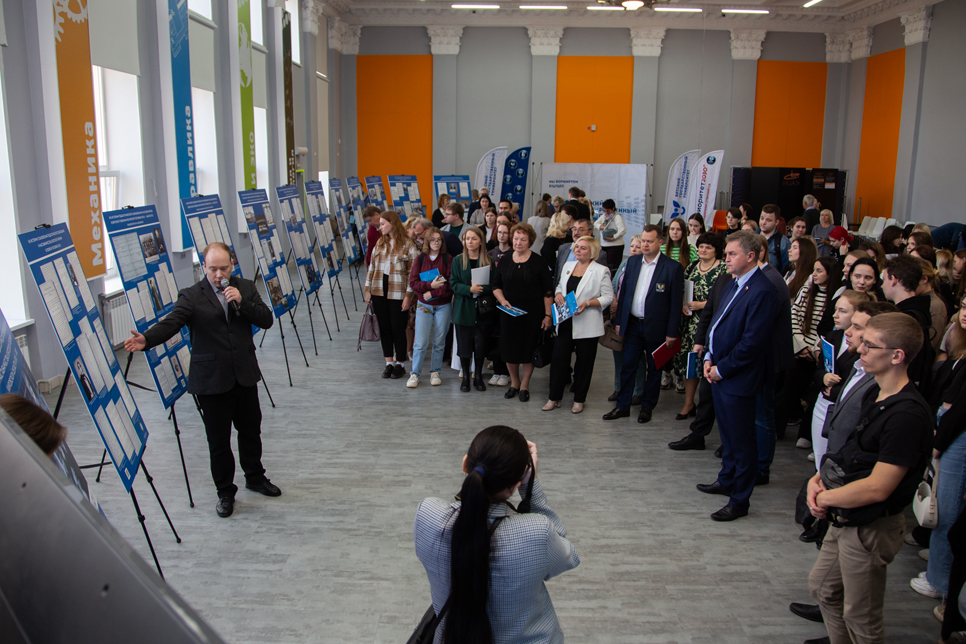 В Кирове открылась выставка, посвящённая истории педагогического образования 