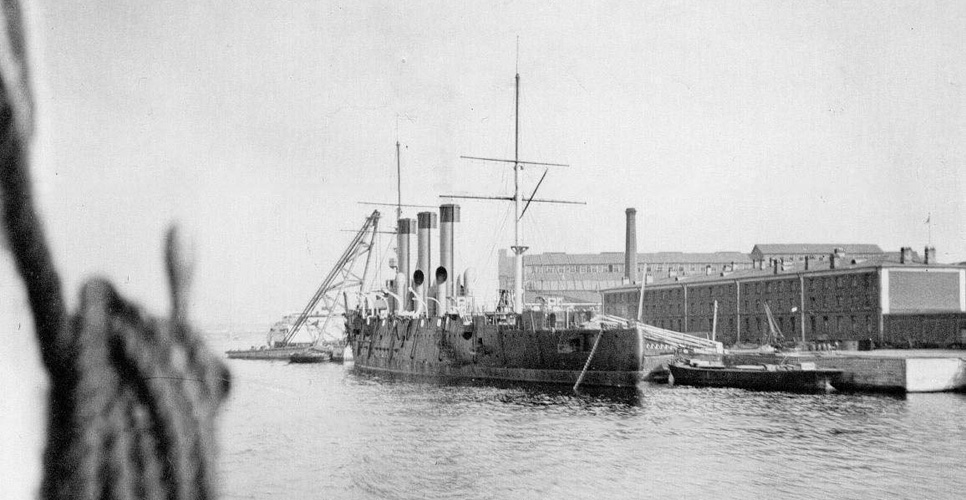 24 мая 1900 года на воду был спущен крейсер «Аврора»