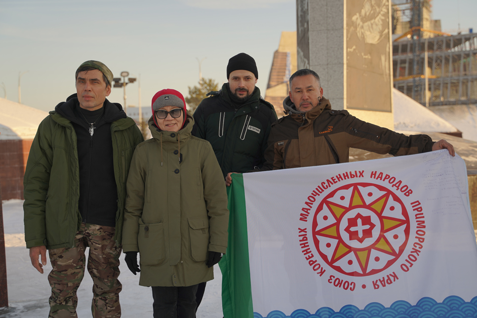 «Без такой помощи невозможна Победа». Автопробег «Владивосток — Луганск» — в Кузбассе